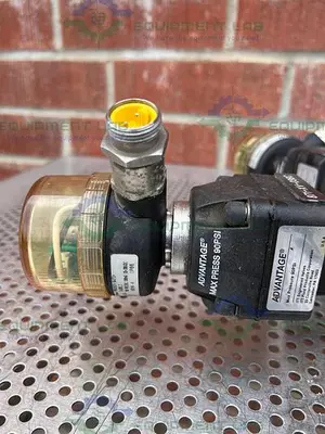 USED 5 ITT ADVANTAGE 5 WAY STAINLESS STEEL DIAPHRAGM VALVES W/ VALVE POSITIONER