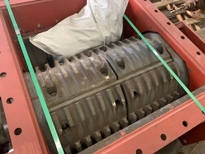 United Conveyor Corporation 2103-131-01210 Crusher 33"  FLT Seal CS New Storeroom Spare