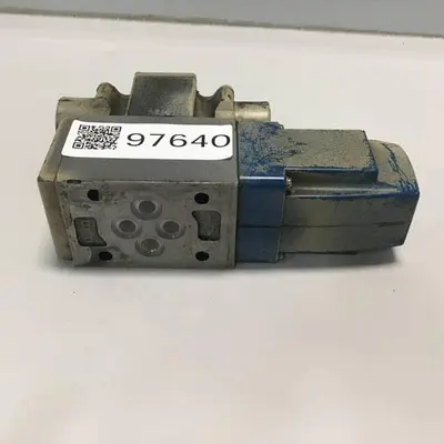 USED VICKERS DG4V37CPLT10JAS310