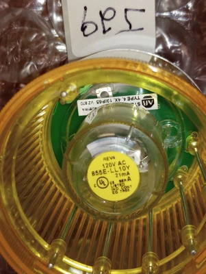 USED Allen-Bradley 855T-G10TL8 YELLOW + 855E-LL10Y LAMP