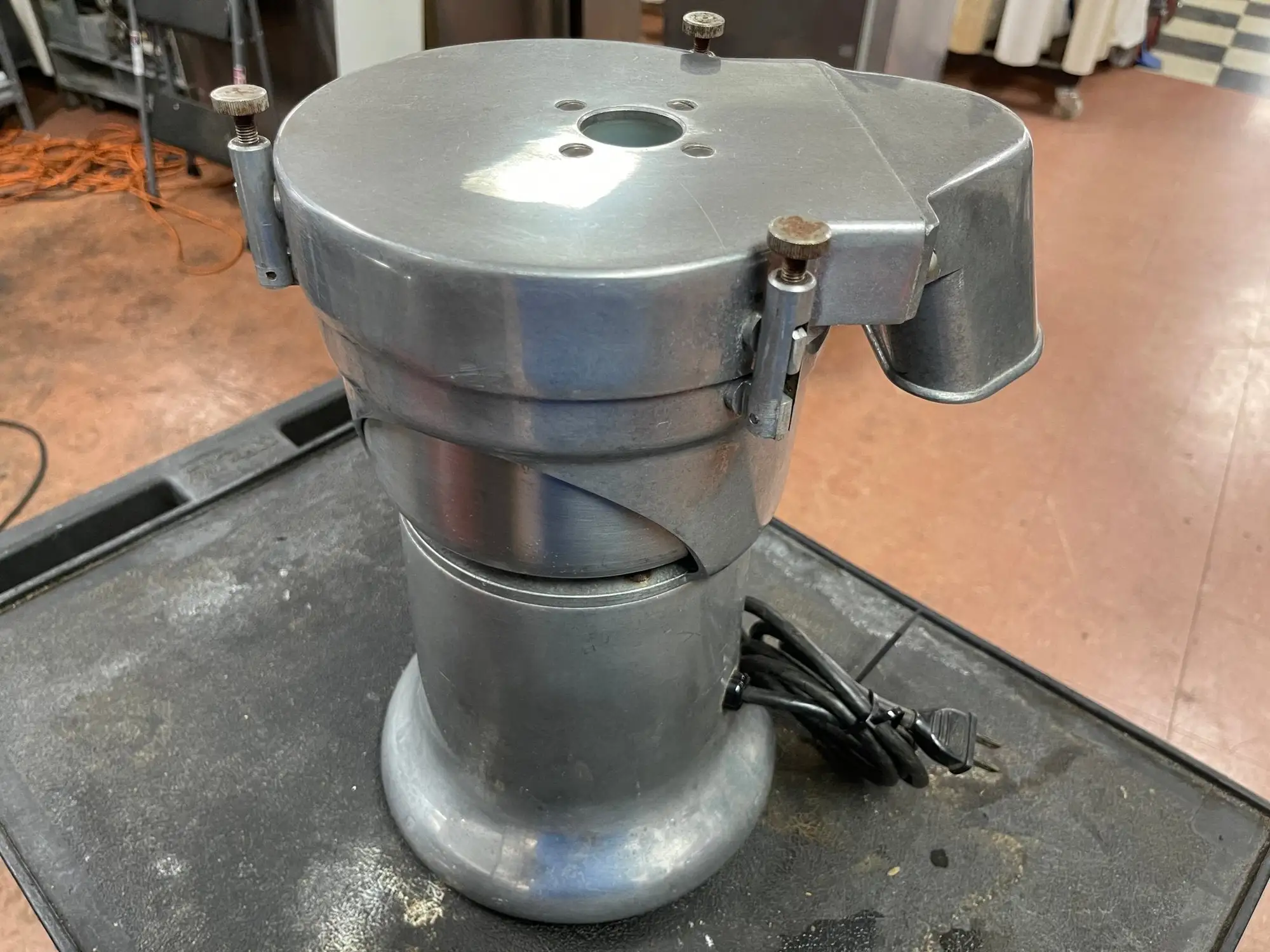 Used Bennett Used Bennett Junior Commercial Fruit/Vegetable Juicer Model H Restaurant Small Appliances Illinois US | Falcon Restaurant Supply #1376413