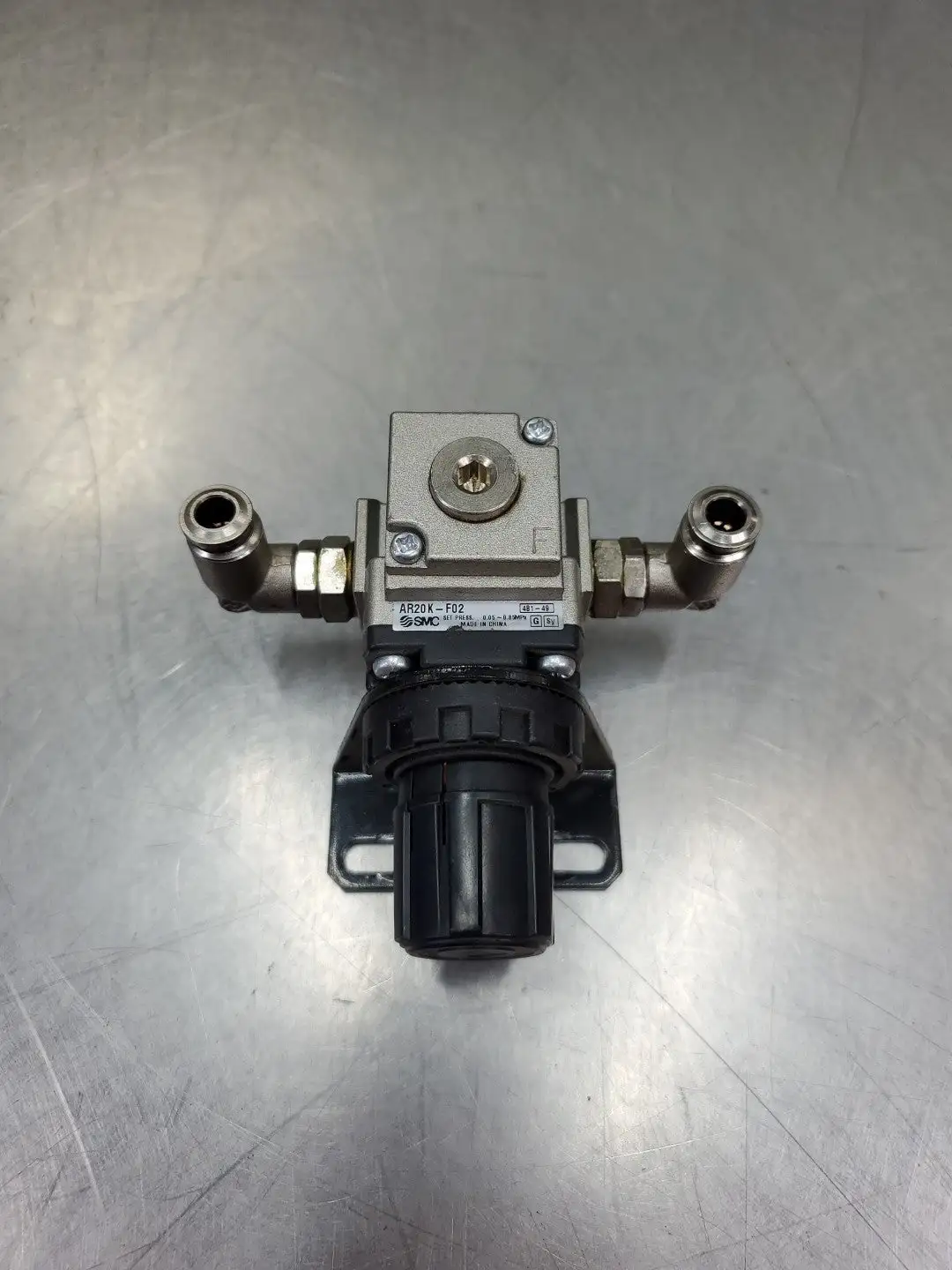 SMC AR20K-F02 AIR PRESSURE REGULATOR, 0.05~0.85MPa. 6E-8