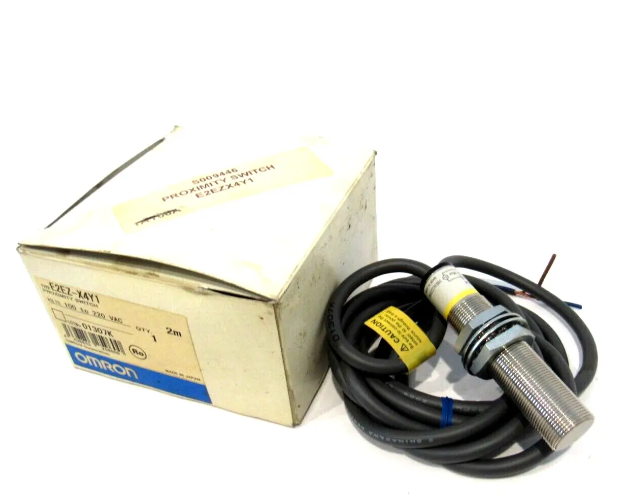 NEW OMRON E2EZ-X4Y1 PROXIMITY SWITCH E2EZX4Y1