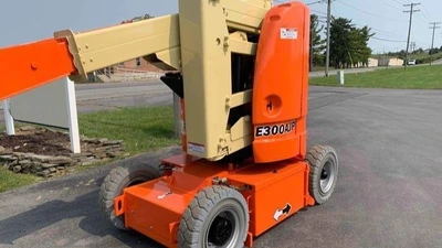 USED 2013 JLG E300AJP