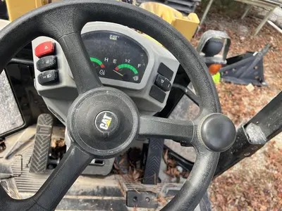 USED 2022 CAT 903D