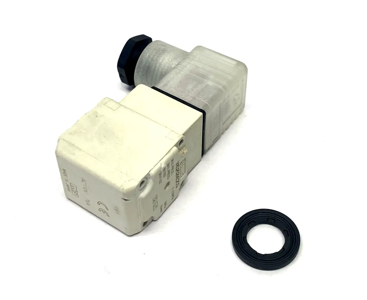 VXD252MZ2CG | SMC  2-Port Solenoid Valve Coil 110VAC 7VA 20mm Orifice, COIL ONLY - Used