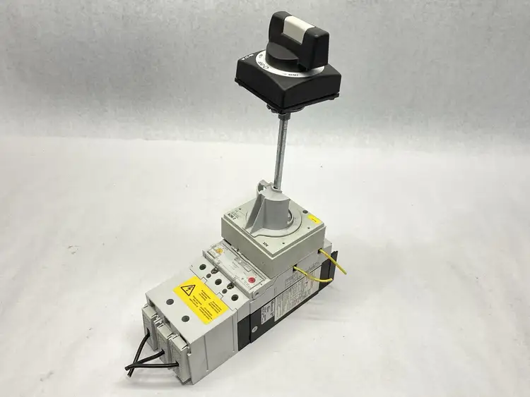 Used EATON MOELLER CIRCUIT BREAKER 3-POLE 40A 690VAC/750VDC W/NZM2-XDV Circuit Breakers | Maverick Industrial Sales #1102917