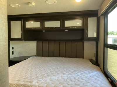Used 2018 MOMENTUM 395M Campers, Caravans, Motorhomes Michigan US | Miedema Asset Management Group #1334425