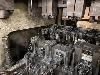 2009 KOMATSU H2W200 Straight Side Presses | Tight Tolerance Machinery (9)