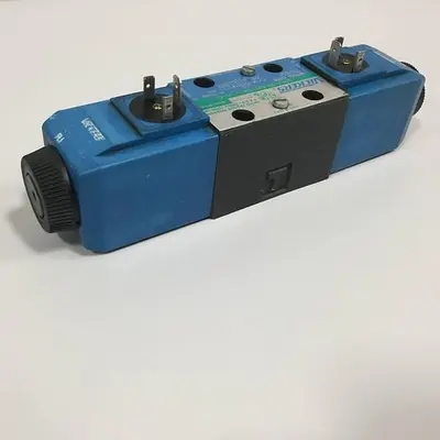 USED VICKERS DG4V3S82CVMUH560