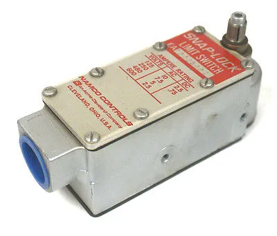 NEW NAMCO CONTROLS EA700-25002 SNAP-LOCK LIMIT SWITCH EA70025002