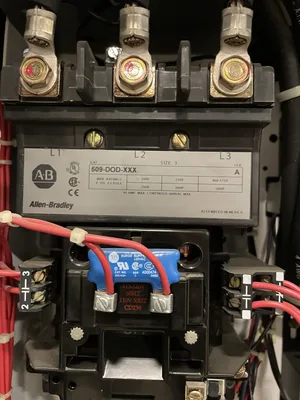 Allen-Bradley Centerline 2100 7 Section MCC Motor Control Center 800/300A 600V