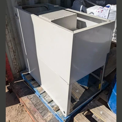 USED LABCONCO 4' PARAMOUNT DUCTLESS ENCLOSURE