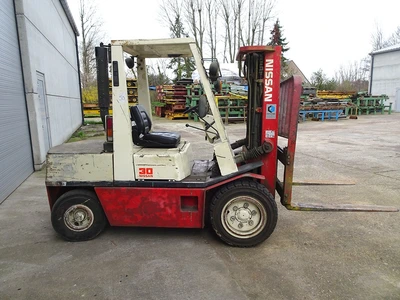 USED NISSAN 3 TON