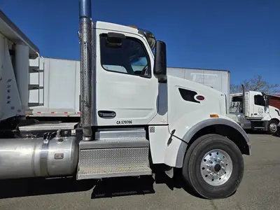 USED 2023 PETERBILT 567