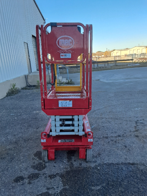 USED 2023 MEC 1330SE