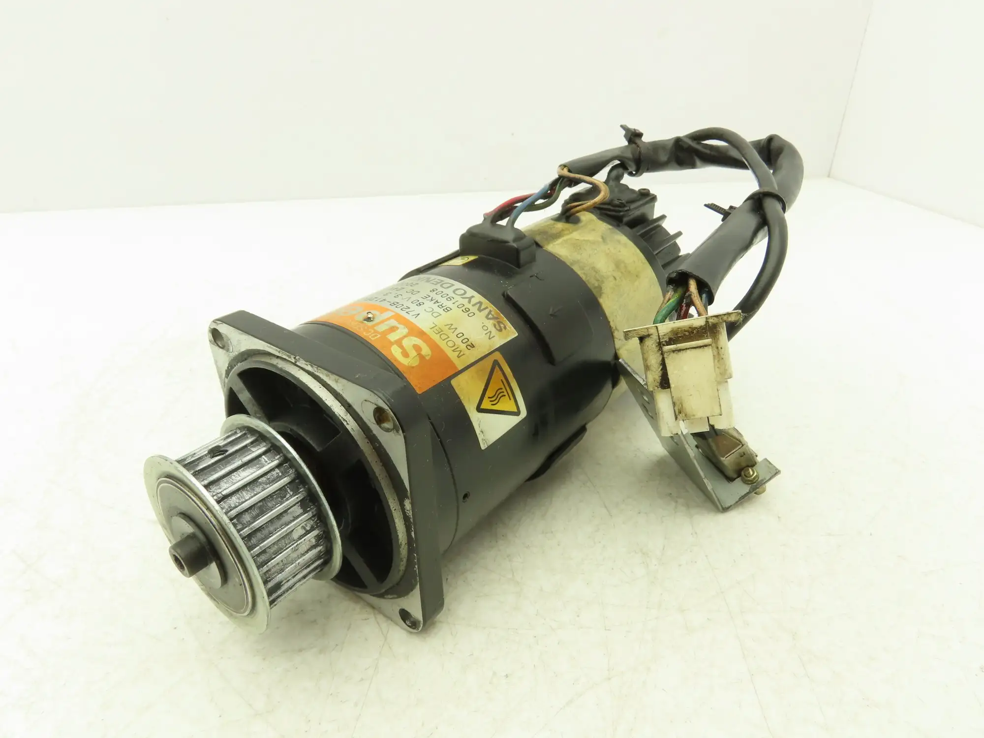 Sanyo Denki V720B-412EL7 Super V DC Servo Brake Motor 80 VDC W/Encoder 24V Brake