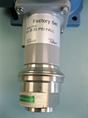 1/2" United Electric Controls J120-173 Pressure Switch 250VAC 4-100PSI NEW D17