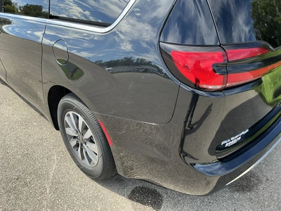 Used 2024 CHRYSLER PACIFICA HYBRID Vans Michigan US | Miedema Asset Management Group #1461350