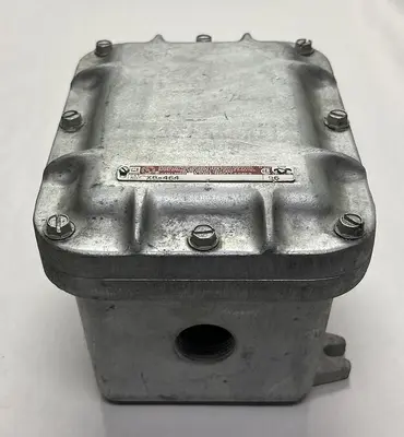 USED HUBBELL XB-464