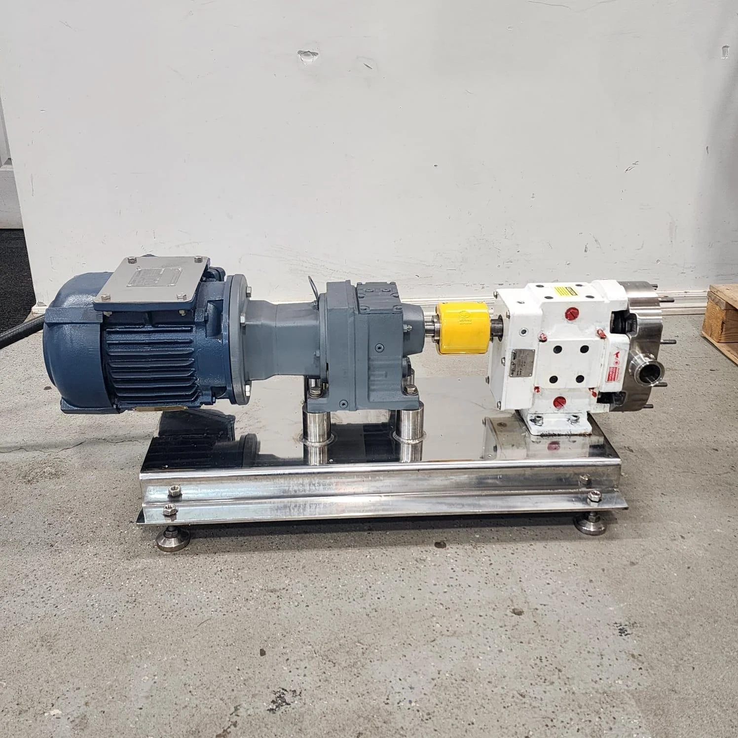 PUMP Wright Flow Technologies 0300 TRA10 S.M. FKM 0300 TRA10 S.M. Sanitary Lobe Pump # 38918