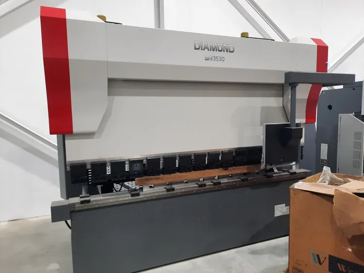 Used 2022 MITSUBISHI Diamond BH13530 Press Brakes Illinois US | 520 Machinery Sales LLC #223856