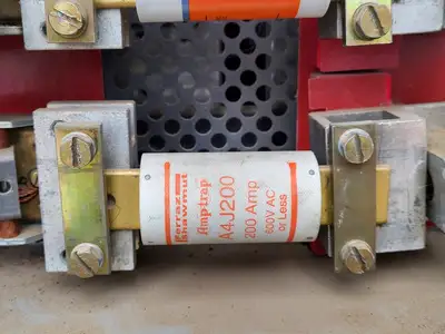 Power Distribution Center (PDC), 1600A Main, 2-400A & 4-100A