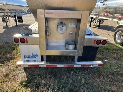 Used 2017 WALKER MILK TANKER TRAILER Tanker Trailers Michigan US | Miedema Asset Management Group #1709424