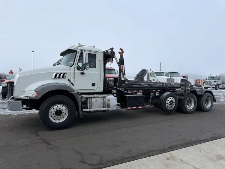 Used 2020 MACK GRANITE GALBREATH Hooklifts & Roll-Offs Minnesota US | Carco Truck & Equipment #1514013