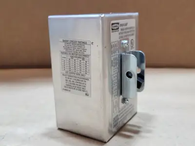 USED HUBBELL HBL1372D