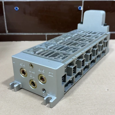 NEW SMC VV5FS4-10-061-03-CD