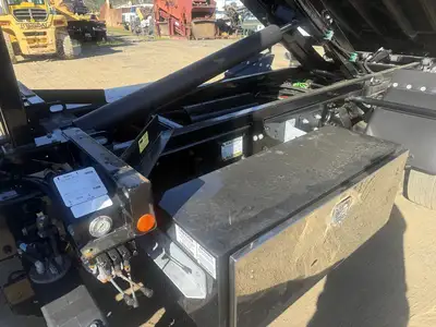 Used 2018 FREIGHTLINER BUSINESS CLASS M2 106 Hooklifts & Roll-Offs California US | Mittry Construction #1363502