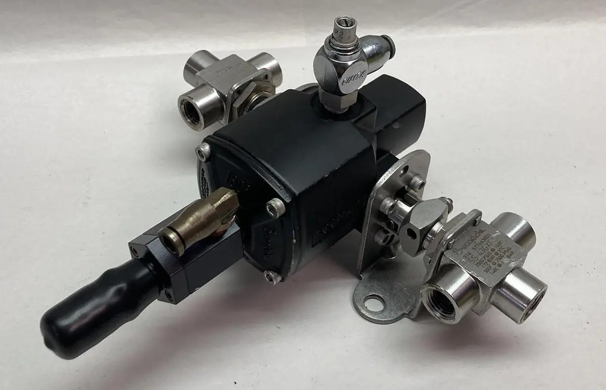 New | in-Stock SWAGLOK 151-DA Rotary Actuators Ohio US | Surplus Asset Holdings #1763215