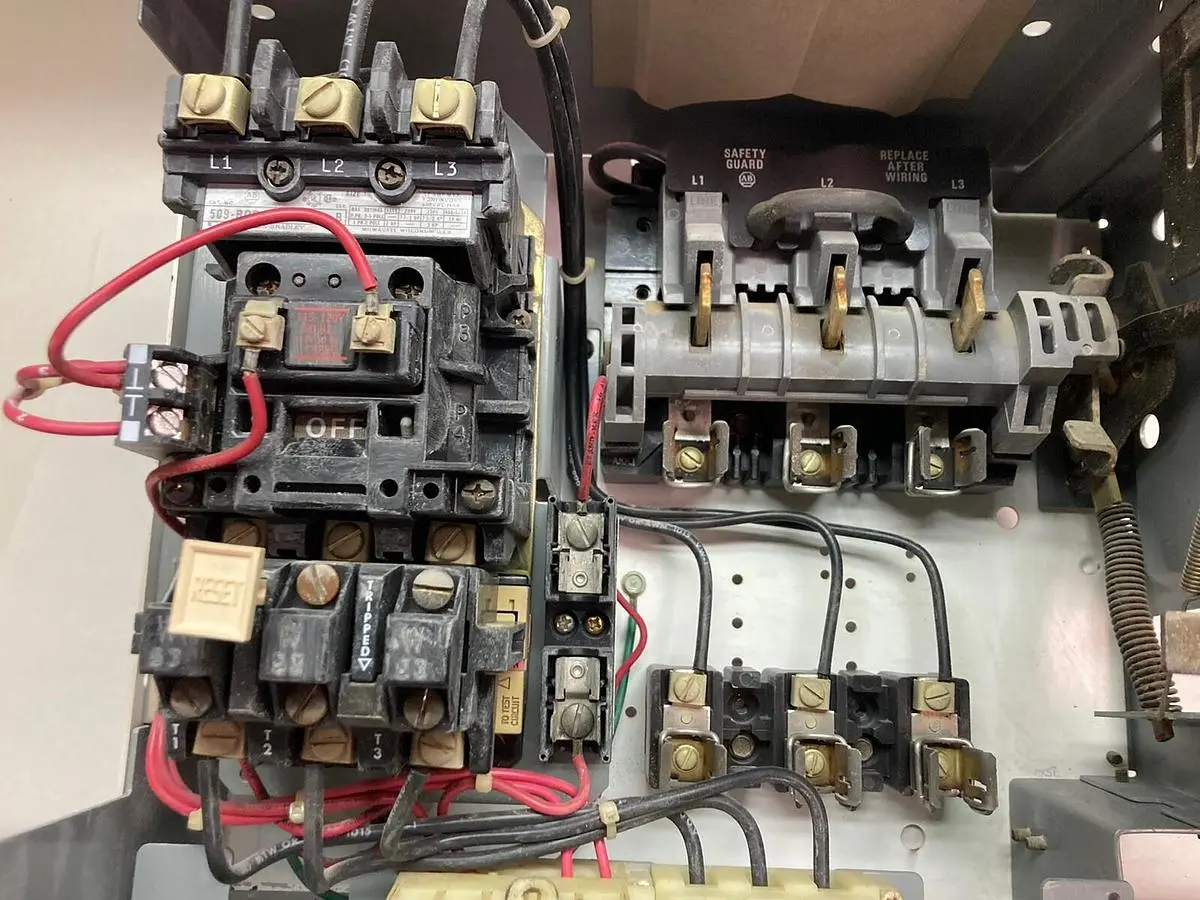 USED ALLEN-BRADLEY 2112B-BAB-6-24