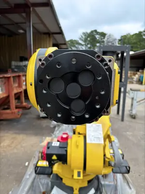 Used 2021 Fanuc R-2000iC/125L A-Cab Robots Wisconsin US | Machine Tool Bids #1518790