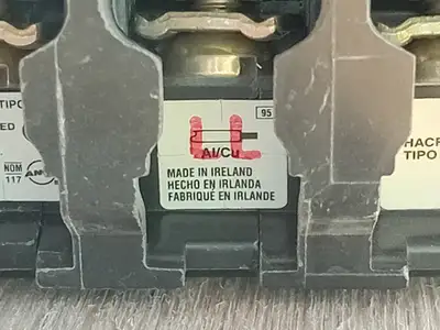Used SQUARE D QOB315 Switchgears British Columbia CA | Lenmark #1438491