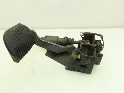 Toyota 5FBE15 Hydraulic Brake Pedal Assembly Master Cylinder