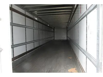 Used 2017 STOUGHTON 53 FT TANDEM Box Trailers Manitoba CA | Conquest Truck & Auto Sales #1421362