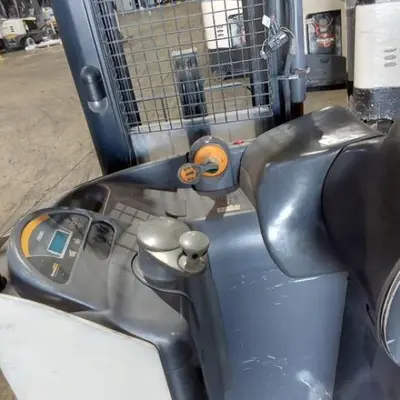 USED 2019 CROWN RR5725-45