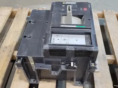NEW MERLIN GERIN CM3200N