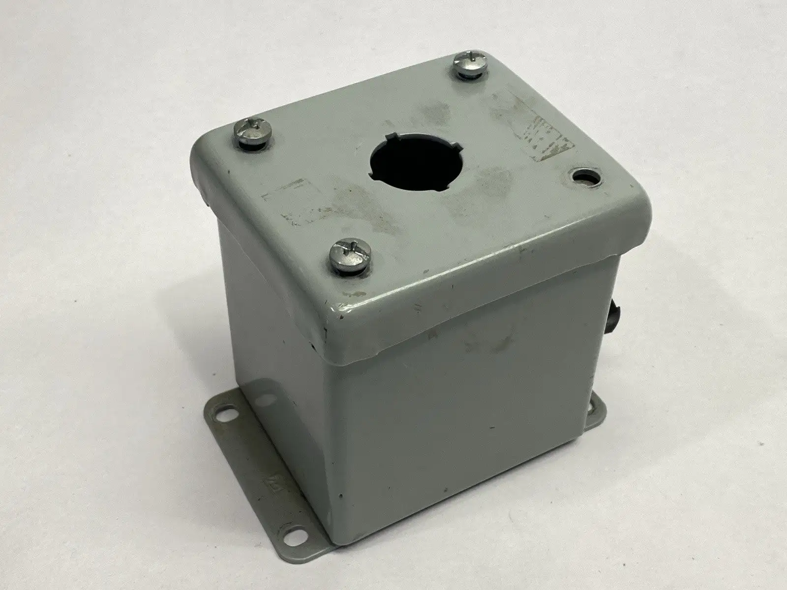 E1PBGXM | Hoffman  Pushbutton Enclosure w/ 22mm Push Button Cutout - Used