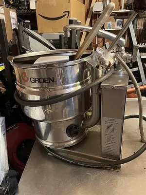 Groen 10 Gallon SS Electric Tilting Cooking Kettle