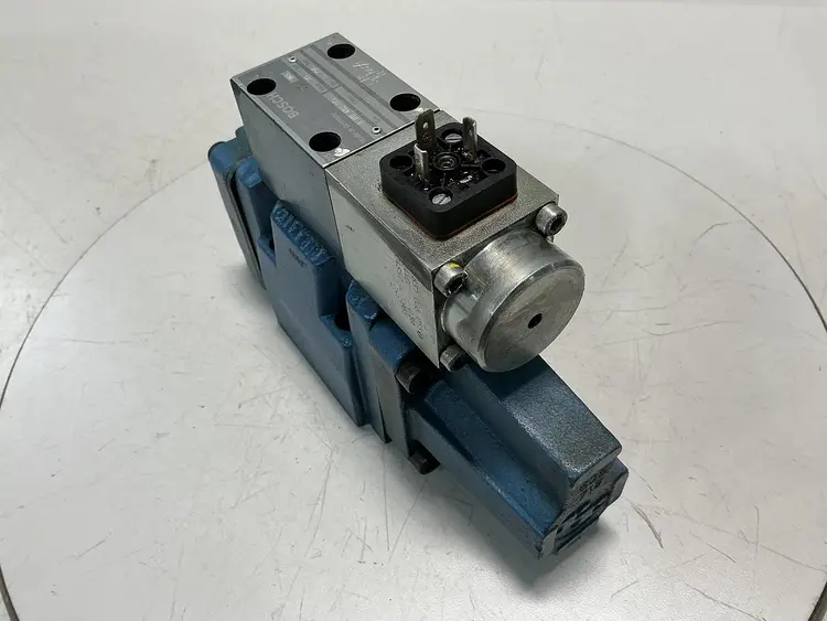 Used BOSCH 0 811 402 019 Valves/Fittings Michigan US | Ideal Machinery #689570