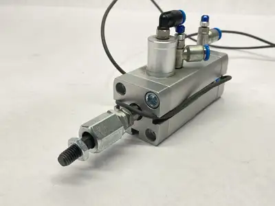 USED FESTO PNEUMATIC CYLINDER 25MM BORE 20MM STROKE 548207