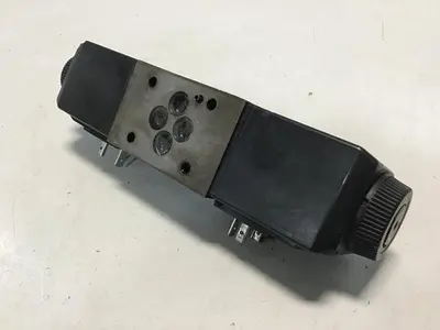 USED VICKERS DG4V-3S-33C-M-U-H5-60