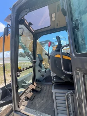 2025 XCMG XE155UCR Excavator | Iron Listing (8)