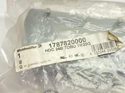 NEW WEIDMÜLLER INDUSTRIAL CONNECTOR HOOD HDC 24B TOBU 1M25G