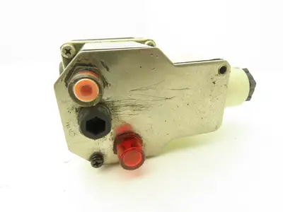 SMC IFW510-03-X304 Diaphragm Style Flow Switch 1-10 l/min 3/8" NPT 0.1 - 0.6 Mpa