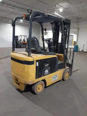 USED CAT – 6000 LB. FORKLIFT