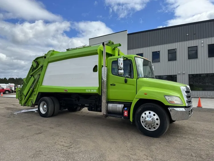 Used 2013 HINO WAYNE 20 YARD Garbage trucks Minnesota US | Carco Truck & Equipment #1514252
